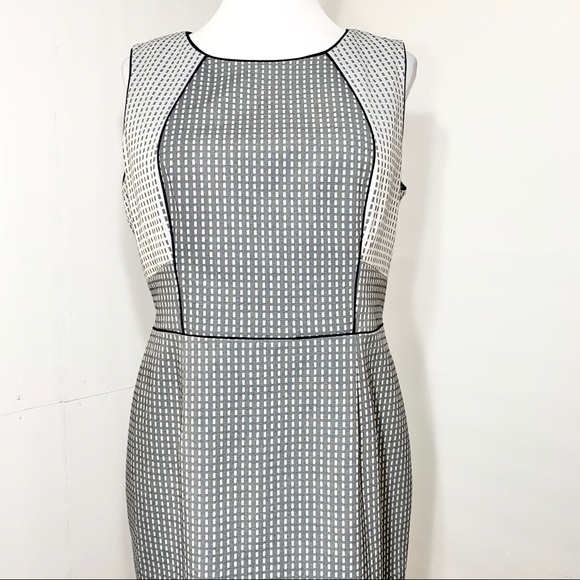 SOLD-Calvin Klein Sleeveless Colorblock Sheath Dress - Picture 4 of 9